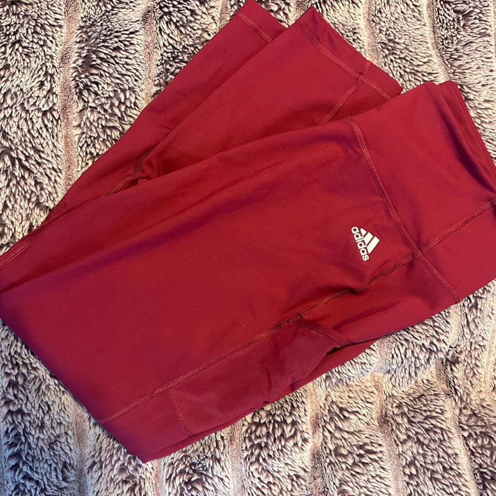 Adidas leggings with pockets